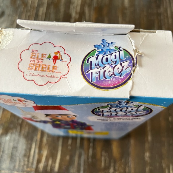 The Elf on The Shelf Elf Magical Standing Gear for Scout Elves Retro Rad 80's - Picture 5 of 6